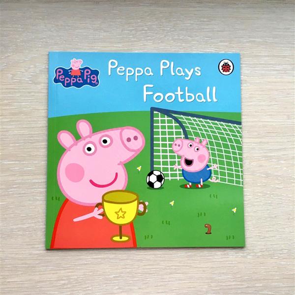 PEPPA PIG - PEPPA PLAYS FOOTBALL