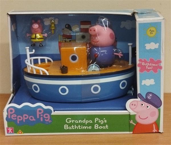 ŚWINKA PEPPA. ŁÓDKA Z FIGURKAMI TM TOYS